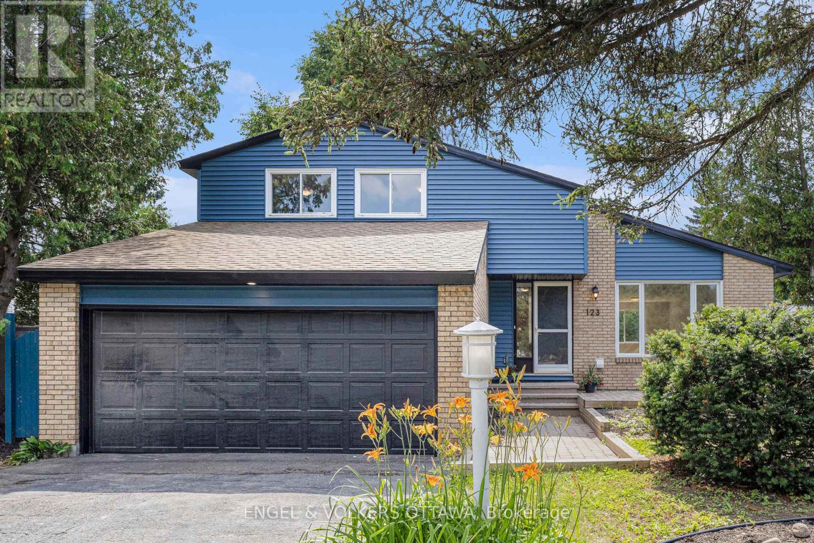 Property at 123 TRIPP CRESCENT image 2