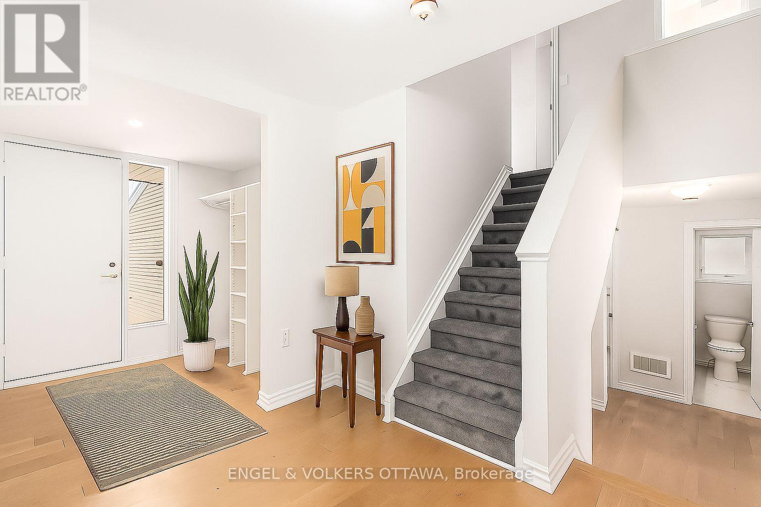 Property at 123 TRIPP CRESCENT image 4