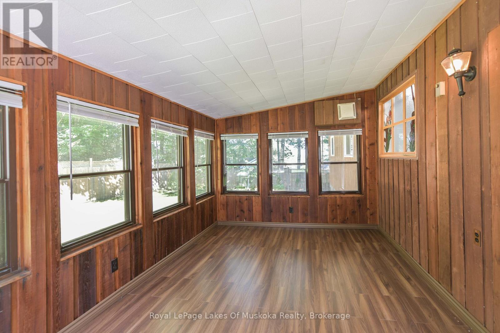 115 Douglas Street, Gravenhurst, Ontario  P1P 1A4 - Photo 37 - X12286506