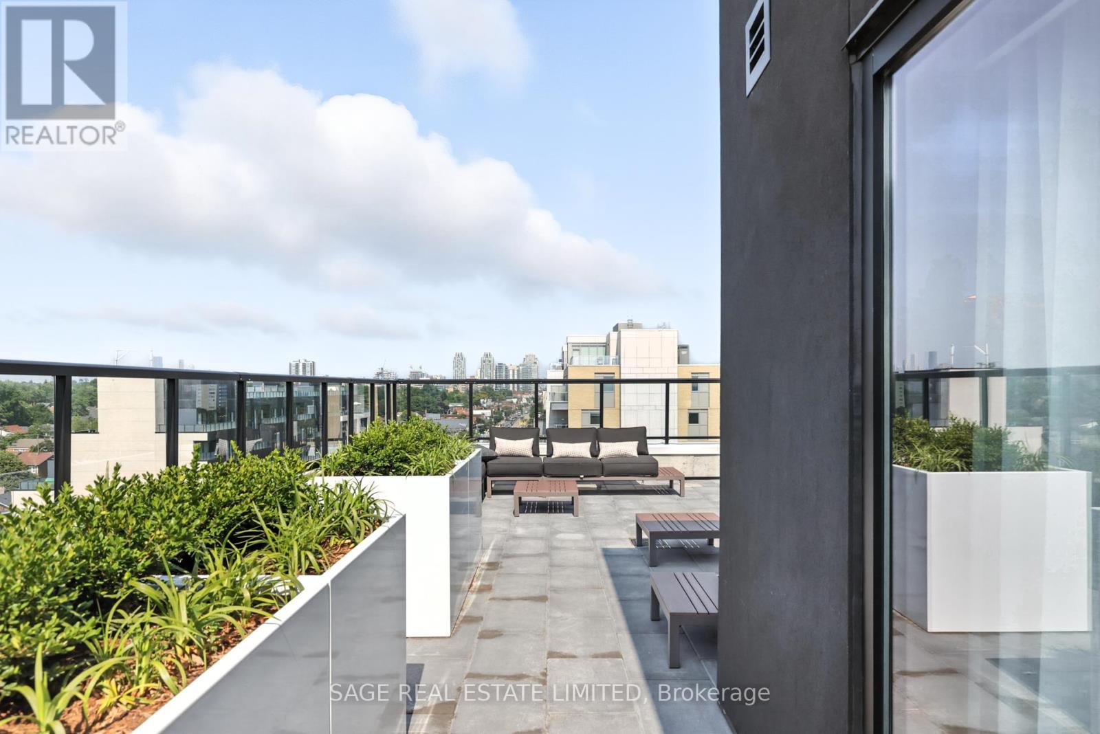 206 - 863 St Clair Avenue W, Toronto, Ontario  M6C 1C4 - Photo 16 - C12302610