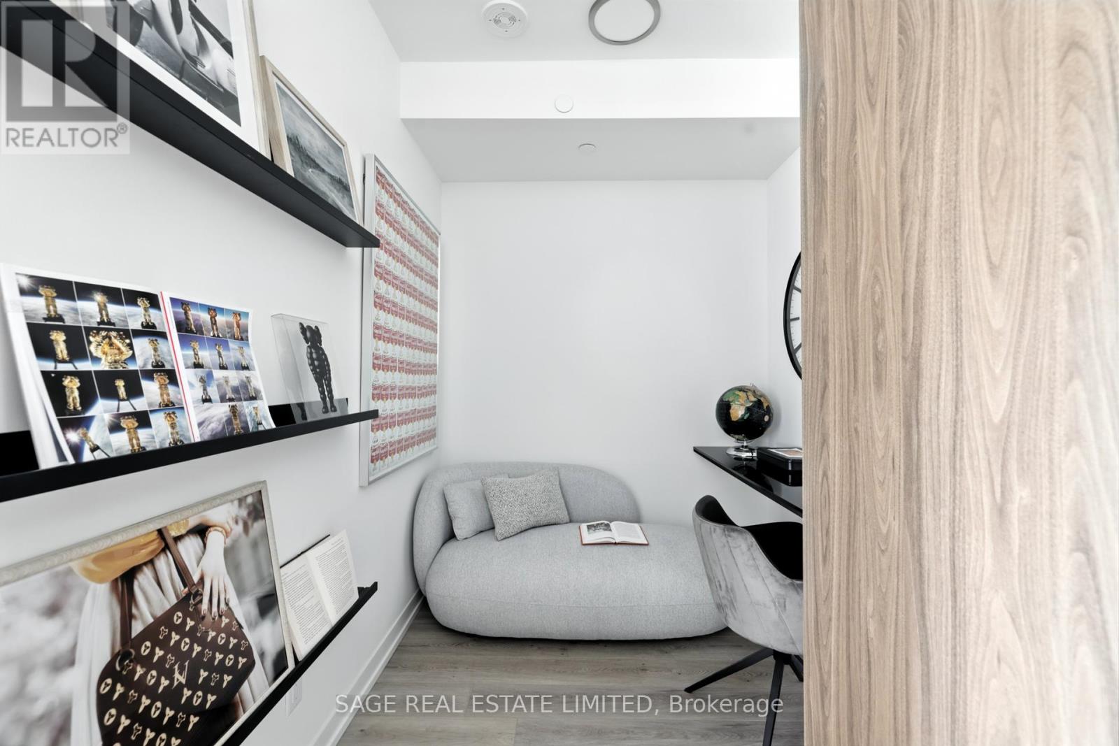 301 - 863 St Clair Avenue W, Toronto, Ontario  M6C 1C4 - Photo 11 - C12302613