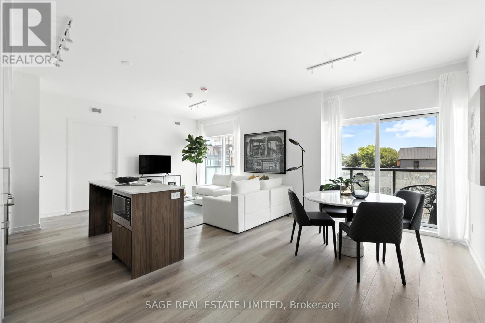 301 - 863 St Clair Avenue W, Toronto, Ontario  M6C 1C4 - Photo 2 - C12302613