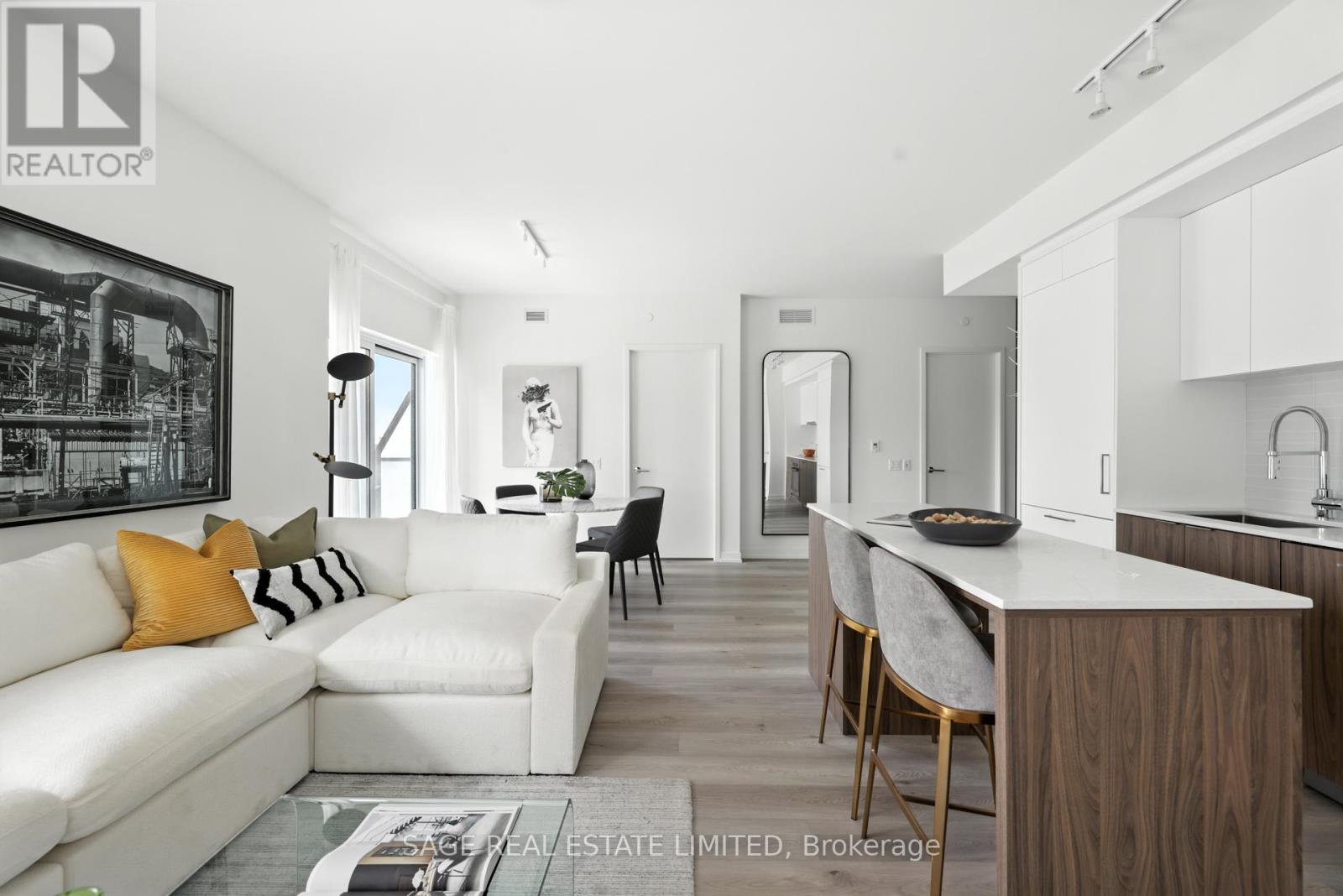 301 - 863 St Clair Avenue W, Toronto, Ontario  M6C 1C4 - Photo 4 - C12302613