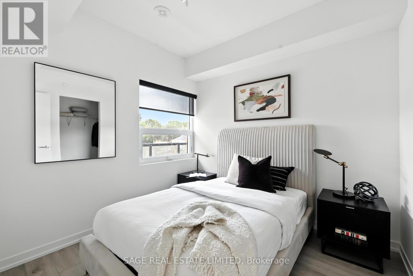 301 - 863 St Clair Avenue W, Toronto, Ontario  M6C 1C4 - Photo 7 - C12302613