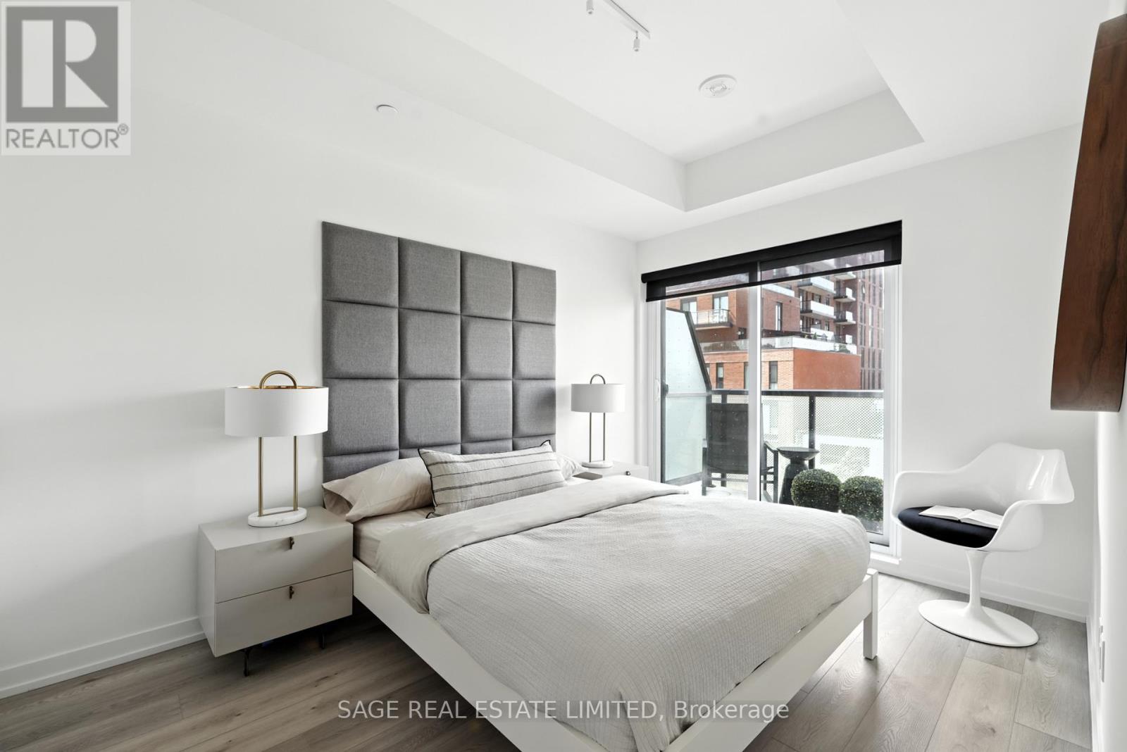 301 - 863 St Clair Avenue W, Toronto, Ontario  M6C 1C4 - Photo 8 - C12302613