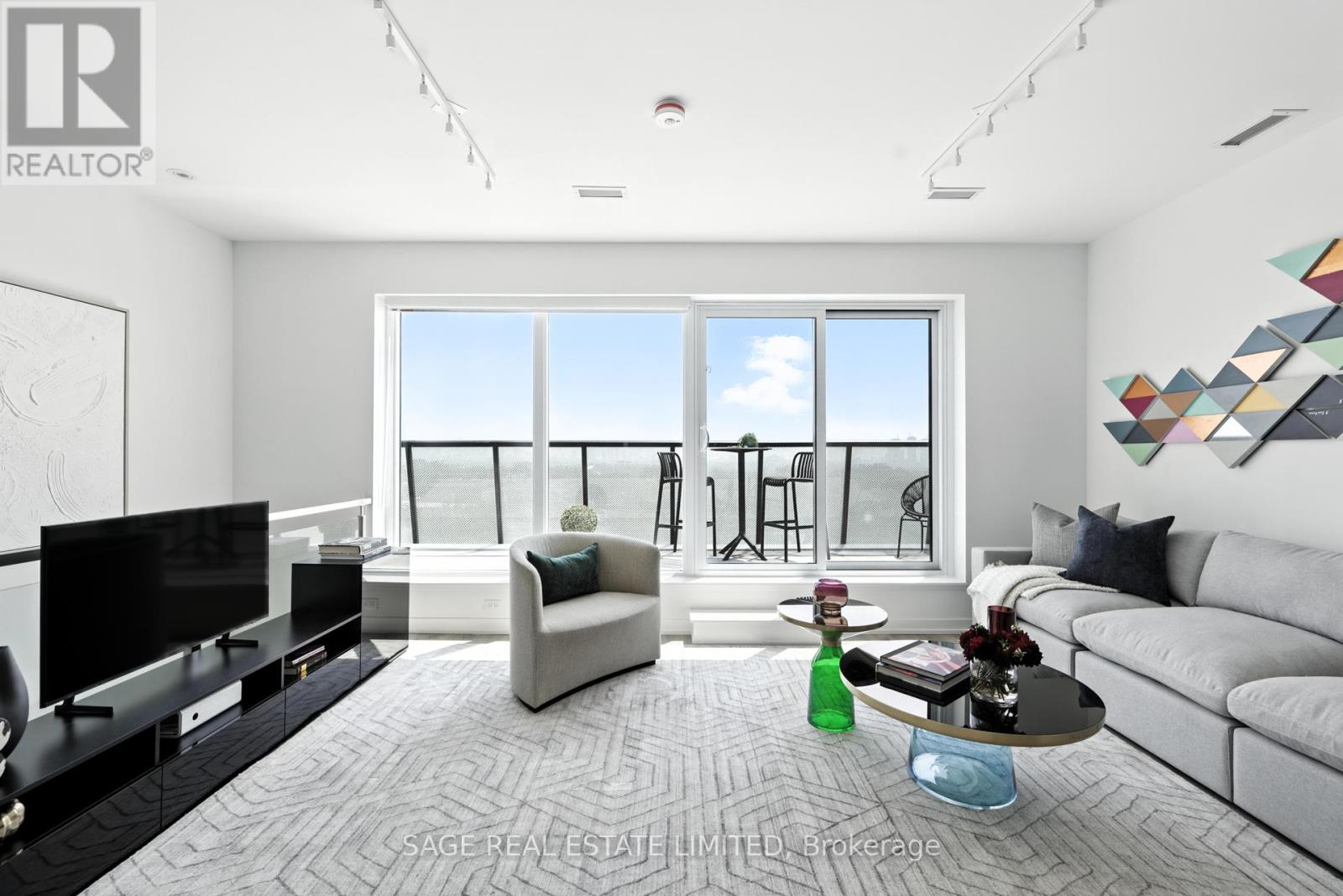 808 - 863 St Clair Avenue W, Toronto, Ontario  M6C 1C4 - Photo 3 - C12302614