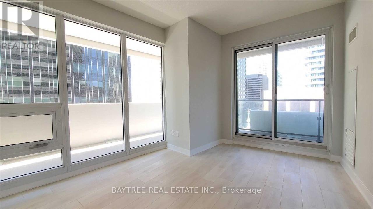 809 - 2221 Yonge Street, Toronto, Ontario  M4S 0B8 - Photo 2 - C12302647