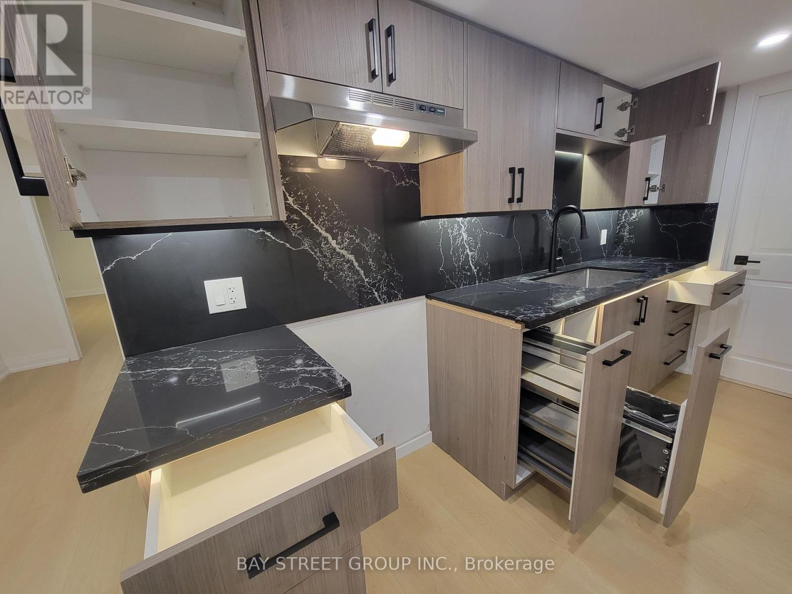 Lower - 1903 Narcissus Gardens, Pickering, Ontario  L1X 2R2 - Photo 12 - E12302584