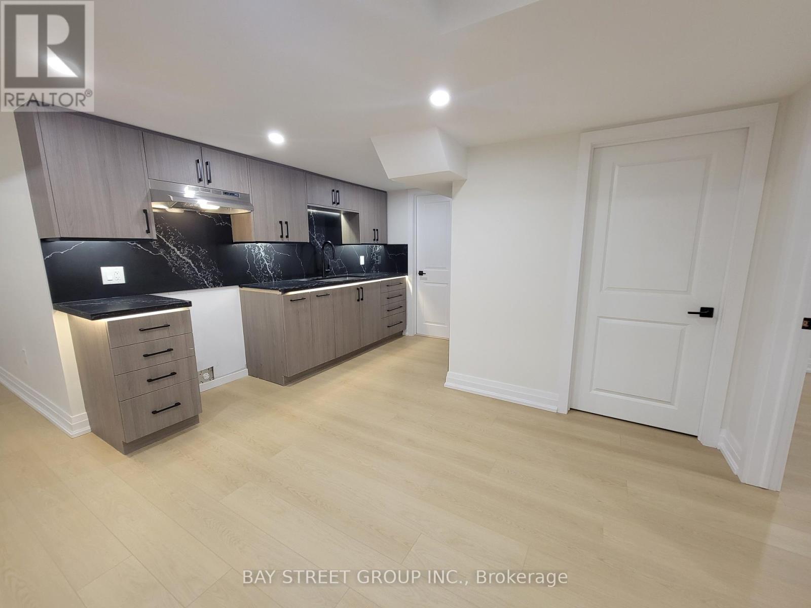 Lower - 1903 Narcissus Gardens, Pickering, Ontario  L1X 2R2 - Photo 5 - E12302584