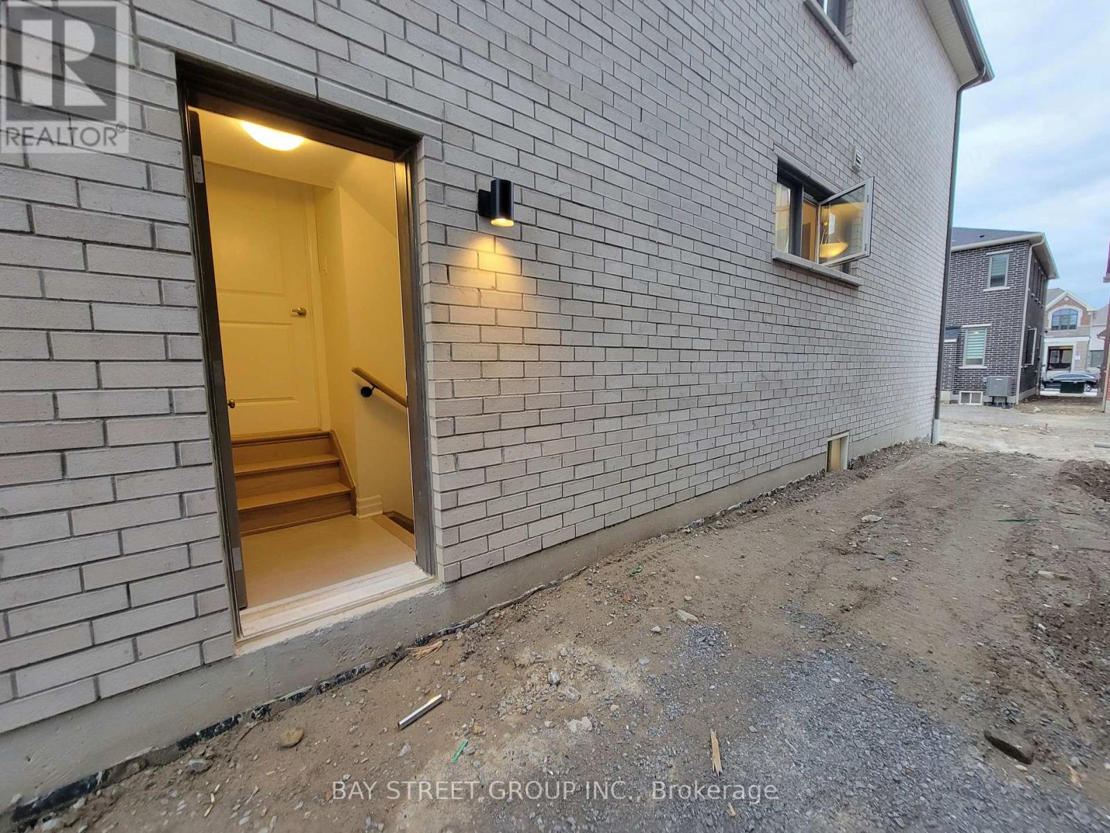 Lower - 1903 Narcissus Gardens, Pickering, Ontario  L1X 2R2 - Photo 8 - E12302584