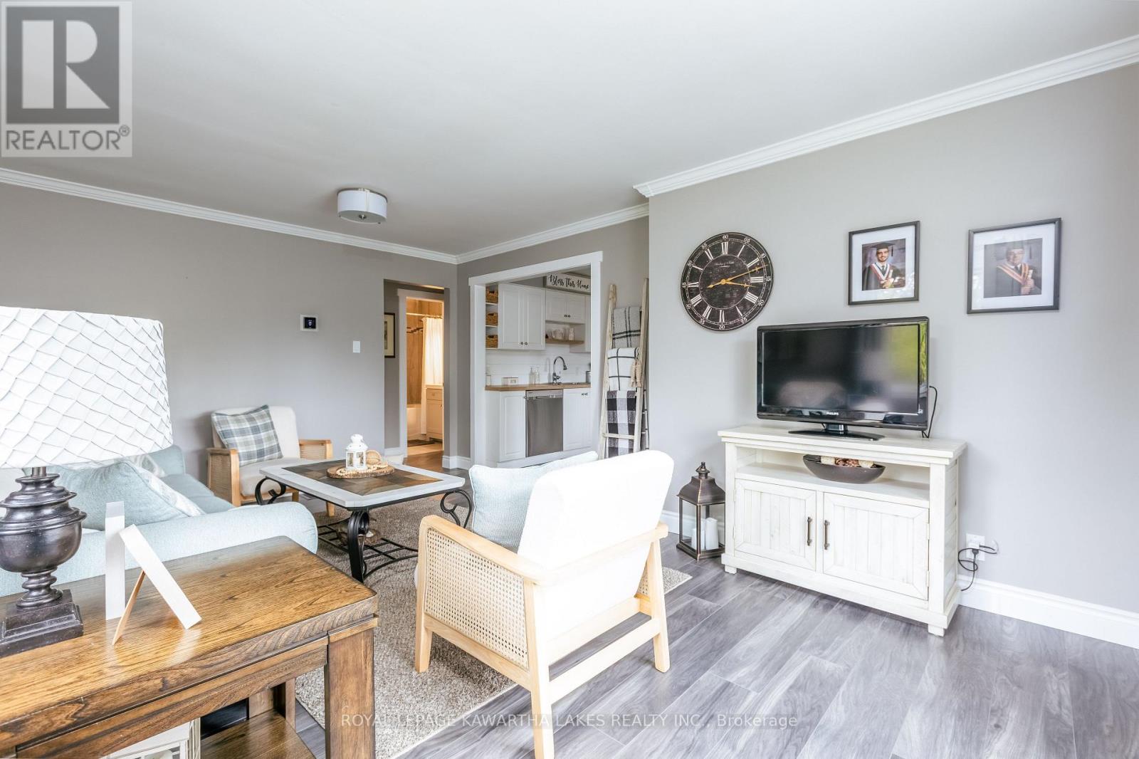 109 Southview Drive, Kawartha Lakes, Ontario  K0M 1G0 - Photo 10 - X12191138