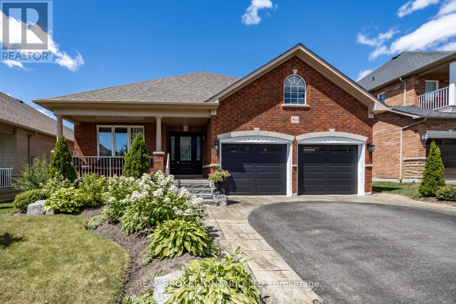 Property at 941 GREENLEAF CIRCLE image 2
