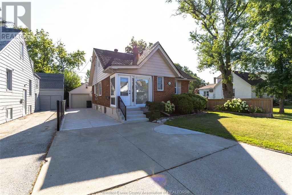 Property at 2426 FRANCOIS image 2