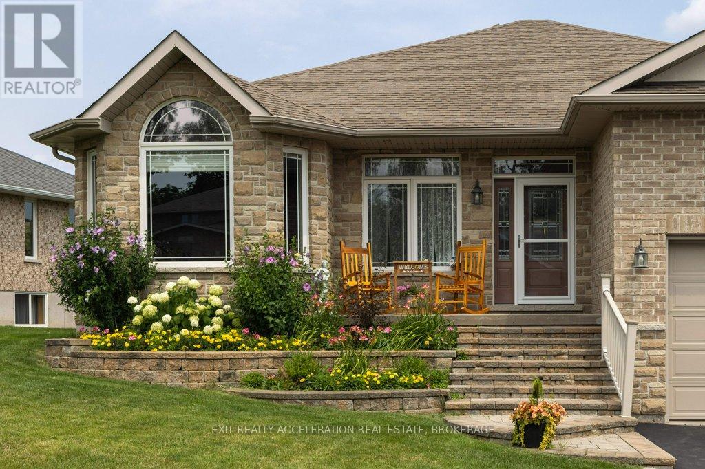 Property at 63 ASHWOOD CRESCENT image 4