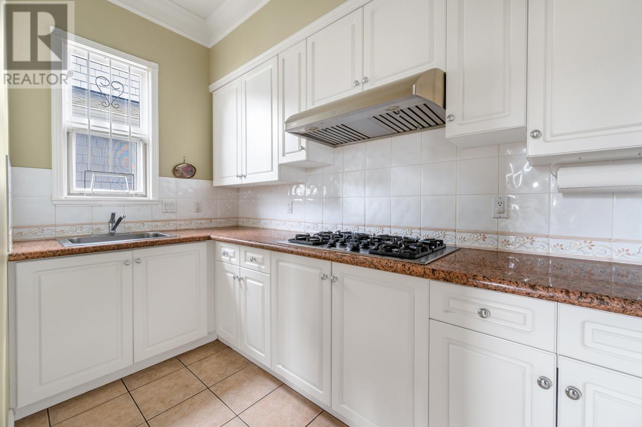 Listing Picture 12 of 29 : 2727 W 24 AVENUE, Vancouver / 溫哥華 - 魯藝地產 Yvonne Lu Group - MLS Medallion Club Member