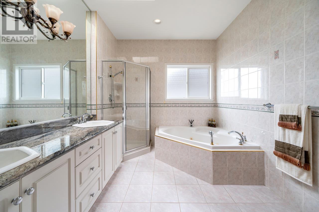 Listing Picture 16 of 29 : 2727 W 24 AVENUE, Vancouver / 溫哥華 - 魯藝地產 Yvonne Lu Group - MLS Medallion Club Member