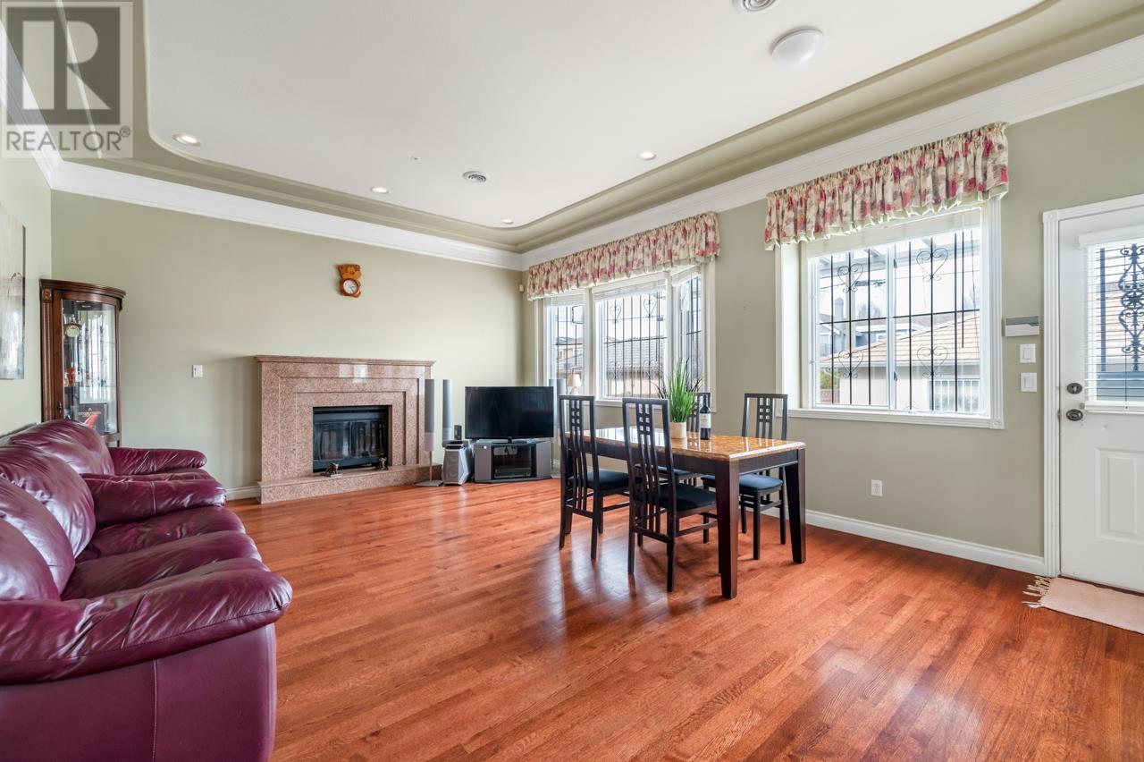 Listing Picture 9 of 29 : 2727 W 24 AVENUE, Vancouver / 溫哥華 - 魯藝地產 Yvonne Lu Group - MLS Medallion Club Member