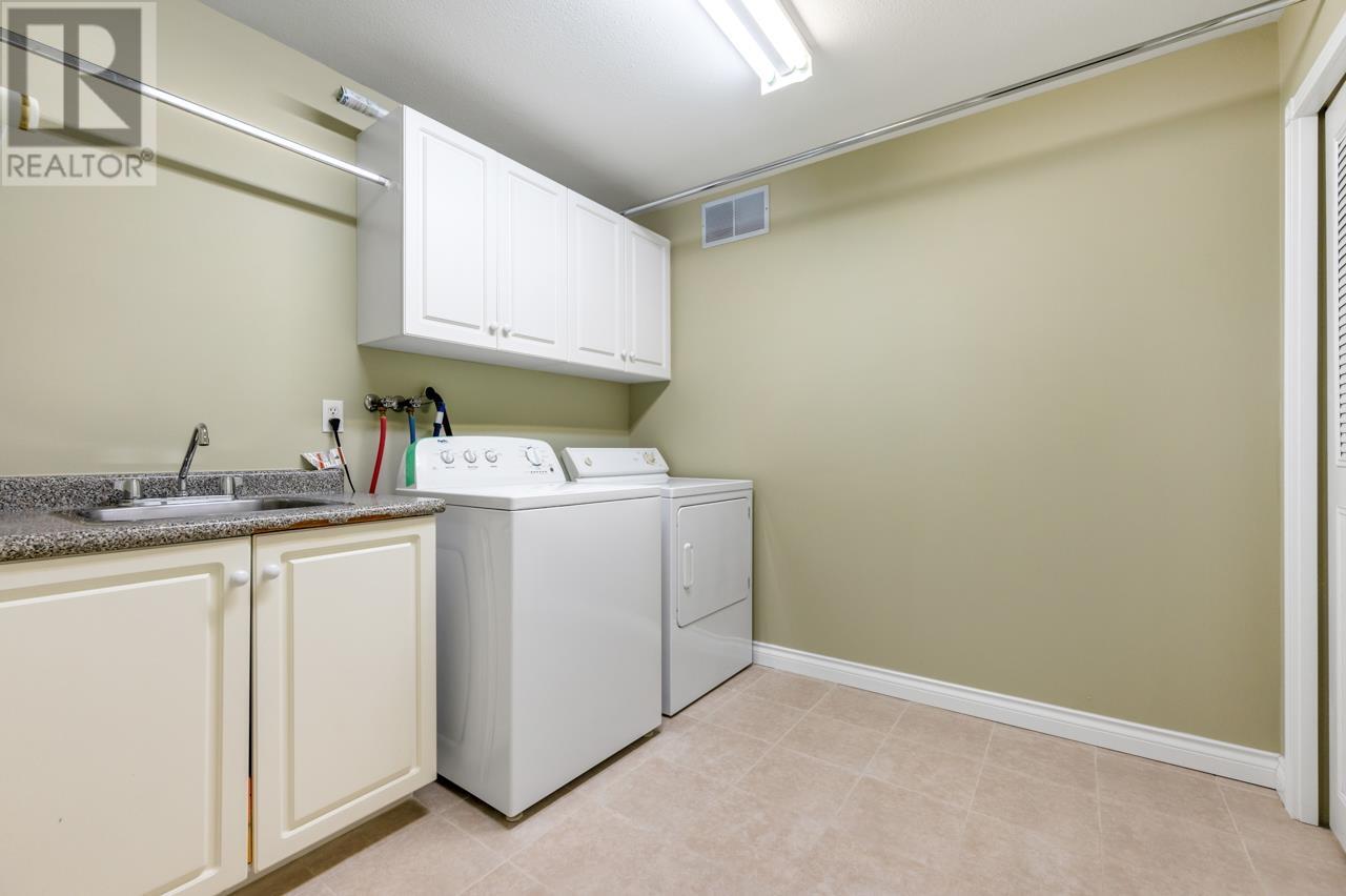 Listing Picture 27 of 29 : 2727 W 24 AVENUE, Vancouver / 溫哥華 - 魯藝地產 Yvonne Lu Group - MLS Medallion Club Member