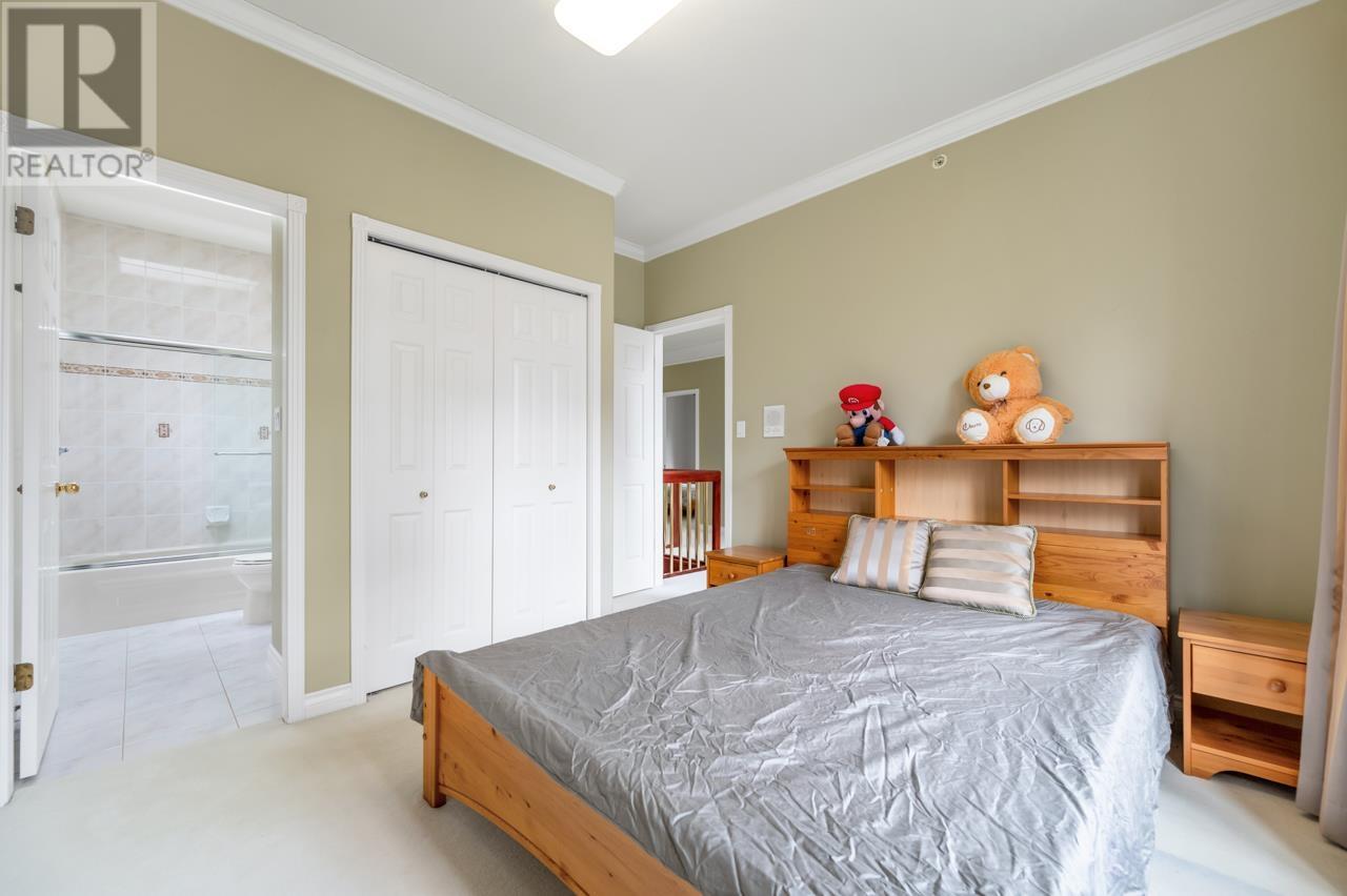 Listing Picture 20 of 29 : 2727 W 24 AVENUE, Vancouver / 溫哥華 - 魯藝地產 Yvonne Lu Group - MLS Medallion Club Member