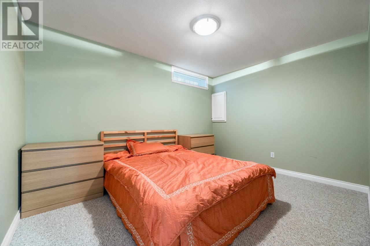 Listing Picture 25 of 29 : 2727 W 24 AVENUE, Vancouver / 溫哥華 - 魯藝地產 Yvonne Lu Group - MLS Medallion Club Member