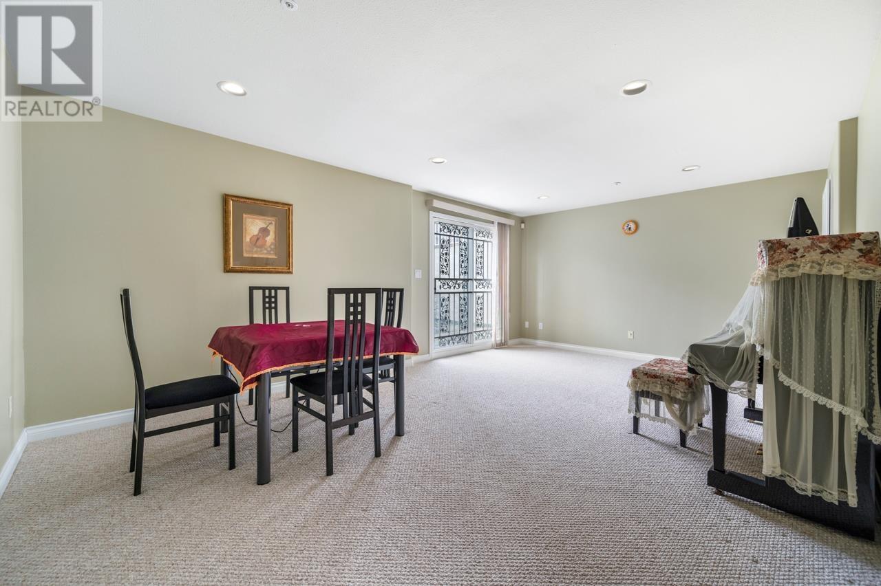 Listing Picture 26 of 29 : 2727 W 24 AVENUE, Vancouver / 溫哥華 - 魯藝地產 Yvonne Lu Group - MLS Medallion Club Member