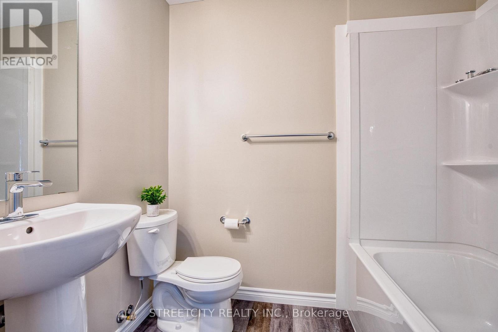 397 Callaway Road, London North, Ontario  N6G 0N8 - Photo 10 - X12302763