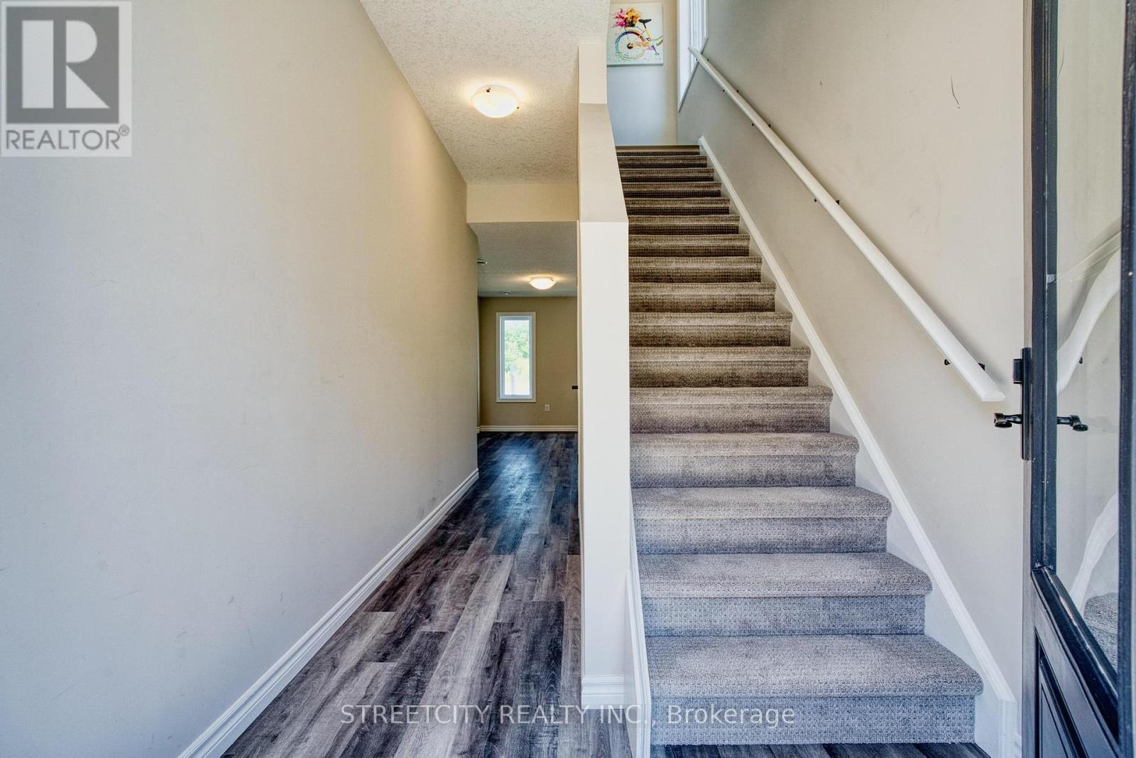 397 Callaway Road, London North, Ontario  N6G 0N8 - Photo 5 - X12302763