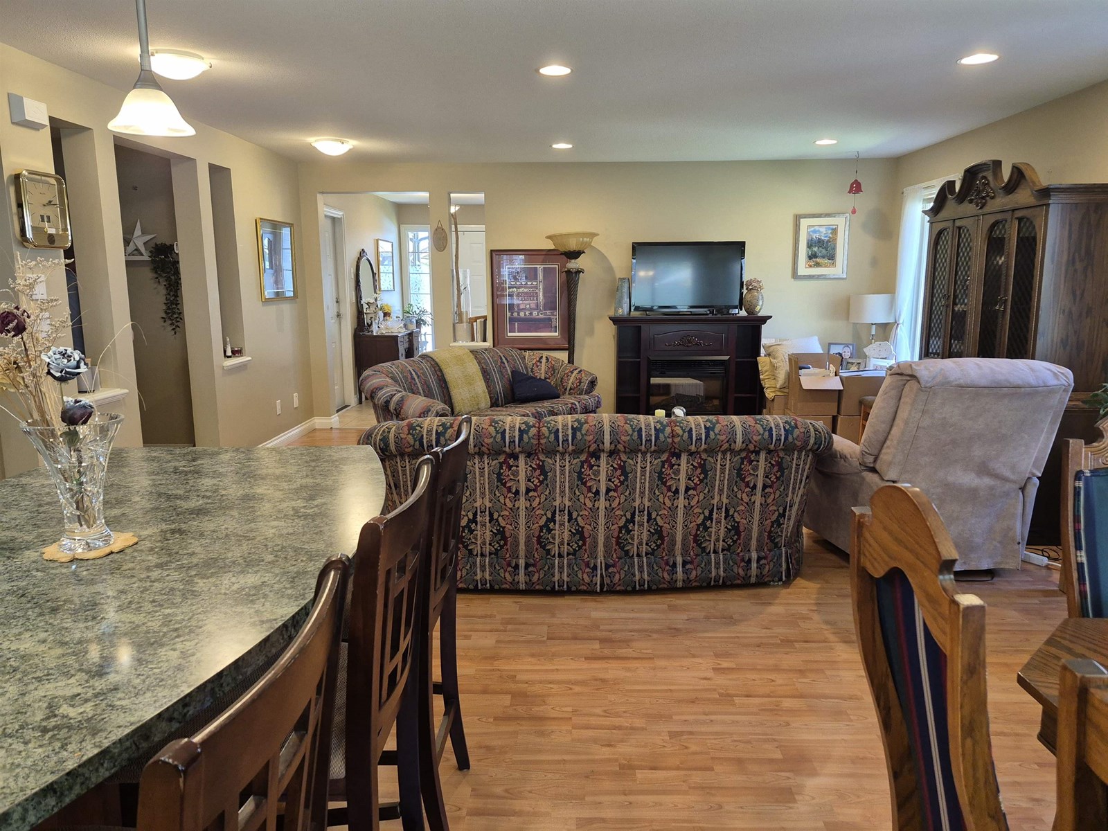 Property at 100 46000 THOMAS ROAD image 3