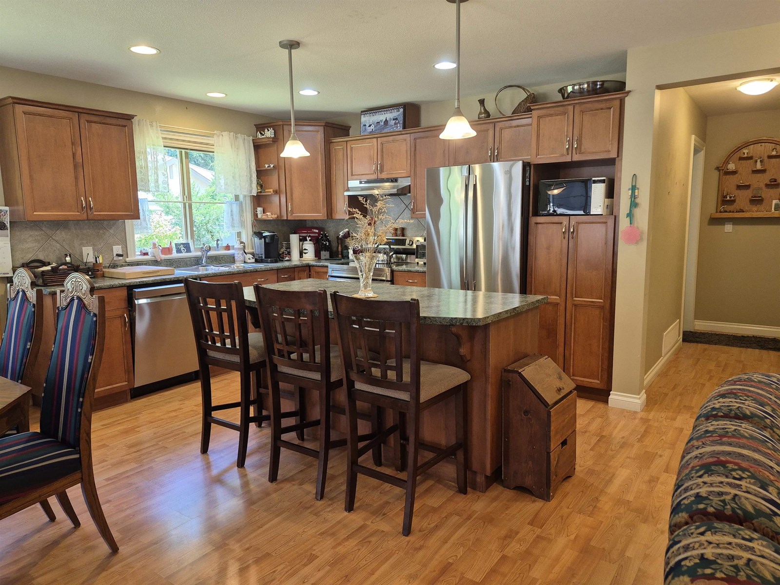 Property at 100 46000 THOMAS ROAD image 4