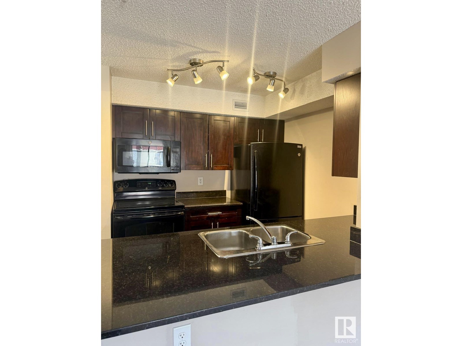 #303 1060 Mcconachie Bv Nw, Edmonton, Alberta  T5J 0W9 - Photo 11 - E4449212