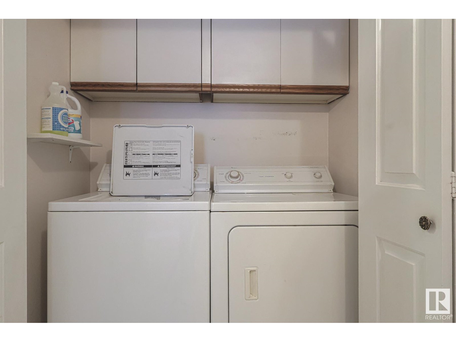 Property at 37 Larch WY NW image 3