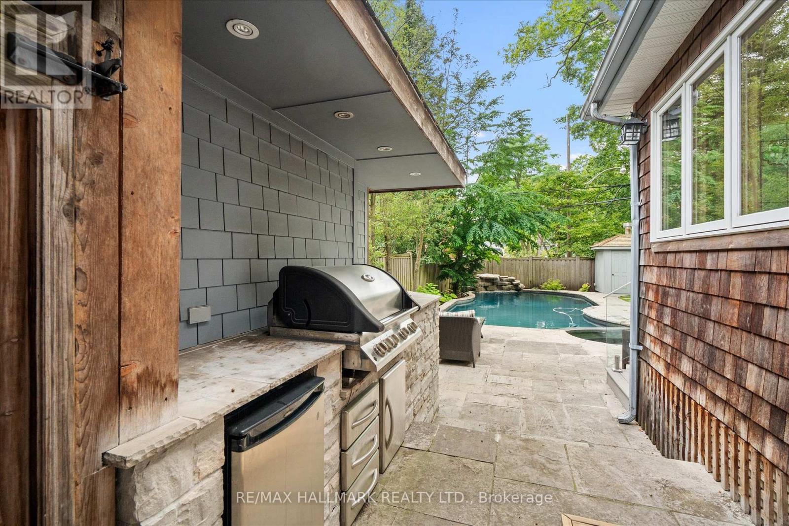 34 Munro Park Avenue, Toronto, Ontario  M4E 3M3 - Photo 40 - E12298808