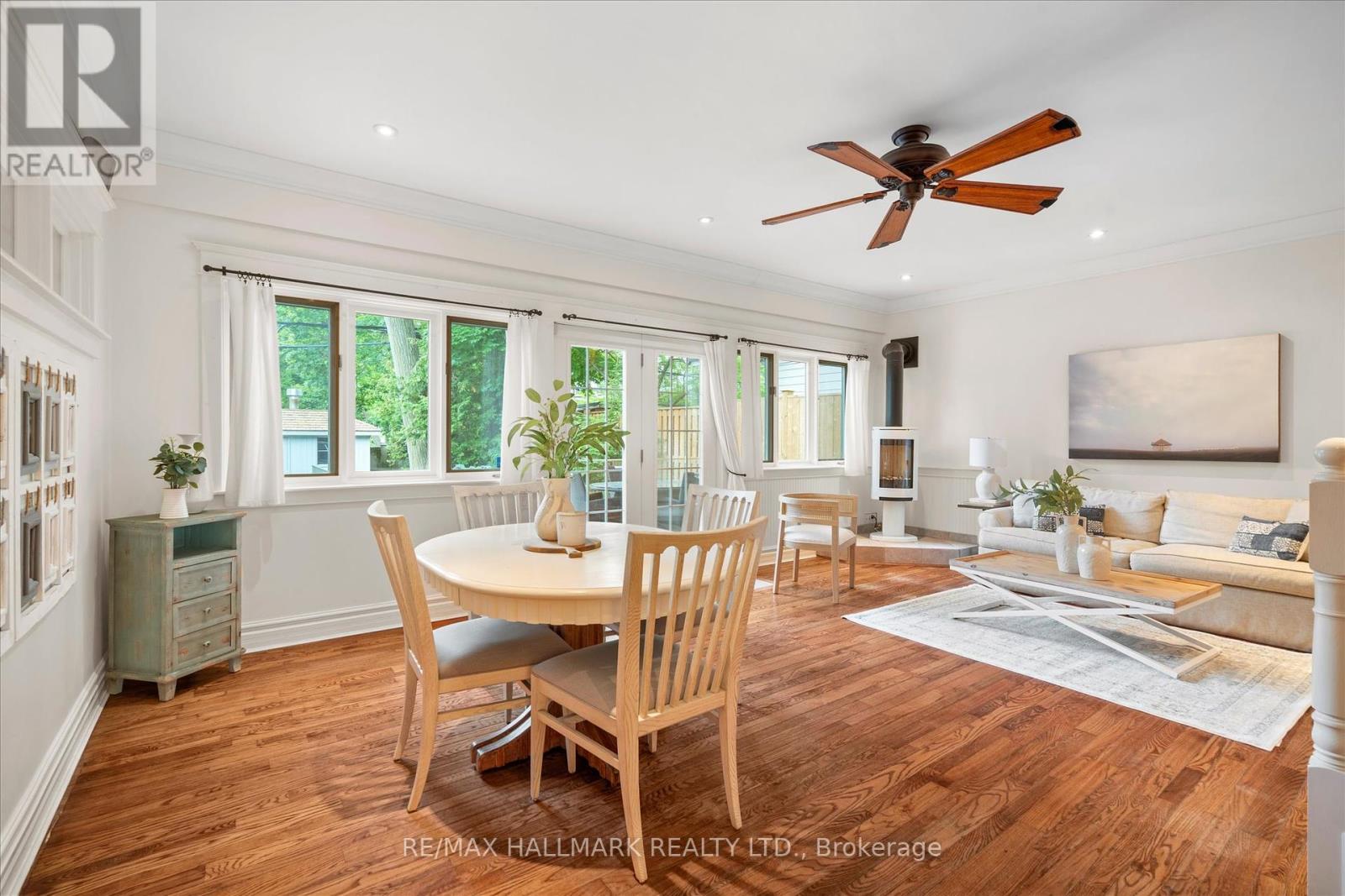 34 Munro Park Avenue, Toronto, Ontario  M4E 3M3 - Photo 17 - E12298808