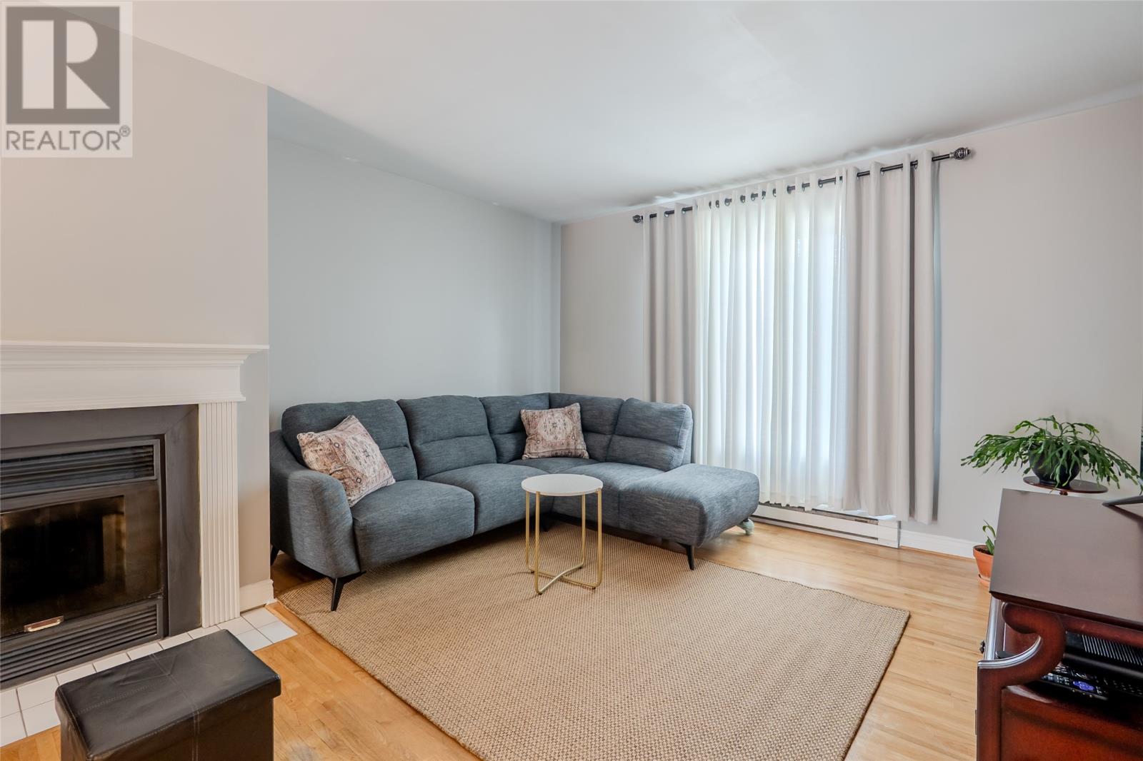 Property at 8 Densmores Lane image 4