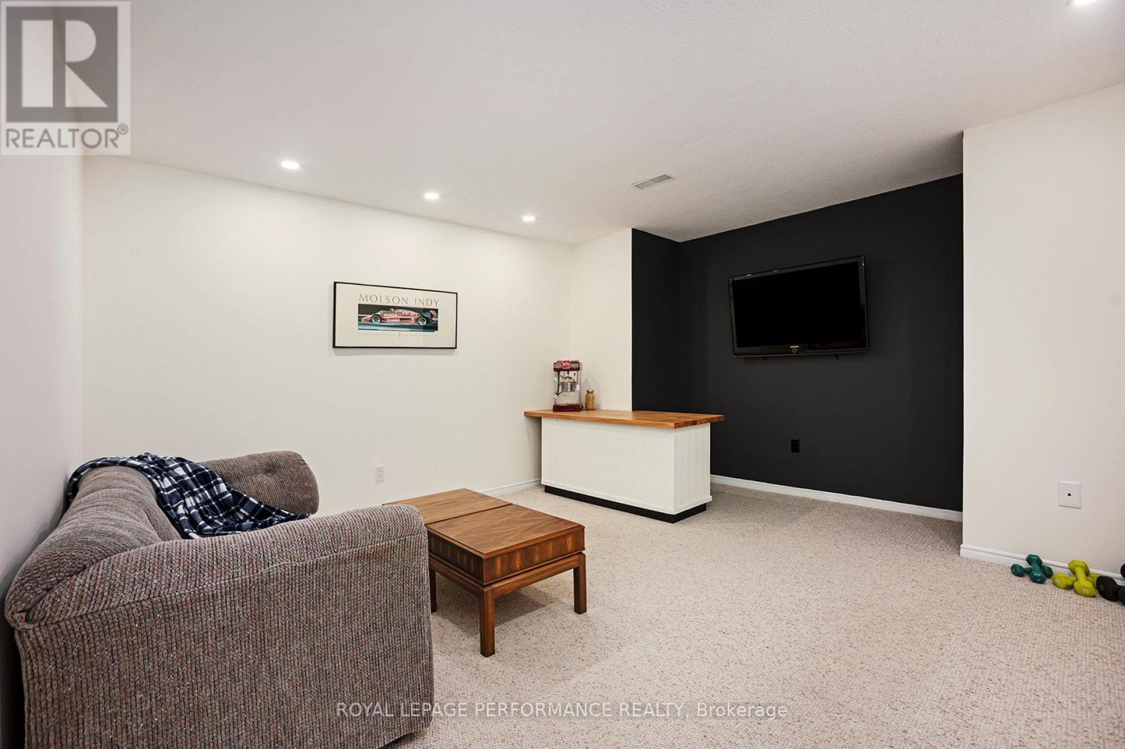 81 Waterford Drive, Ottawa, Ontario  K2E 7V4 - Photo 39 - X12302762
