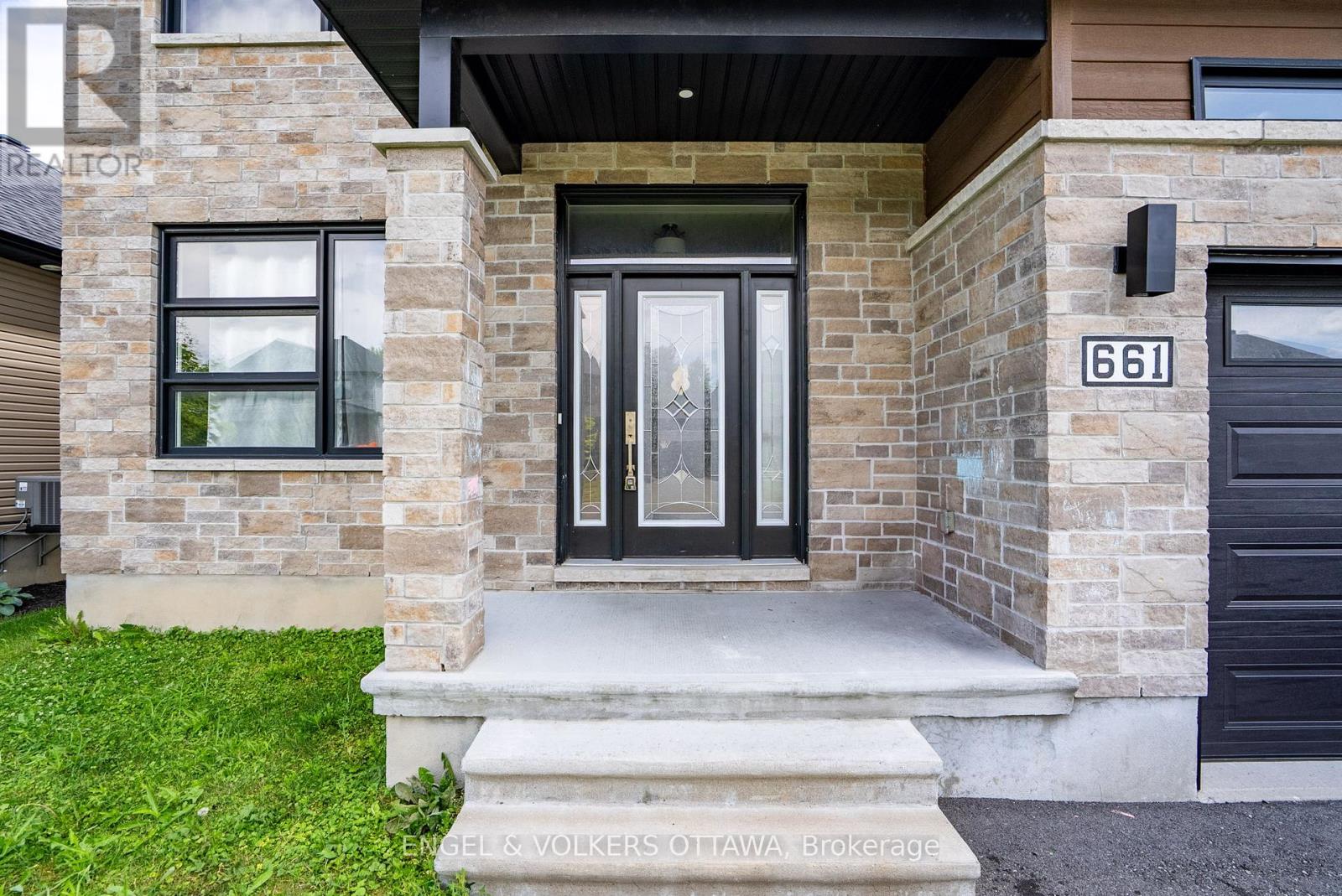 661 Conservation Street, Casselman, Ontario  K0A 1M0 - Photo 2 - X12302778