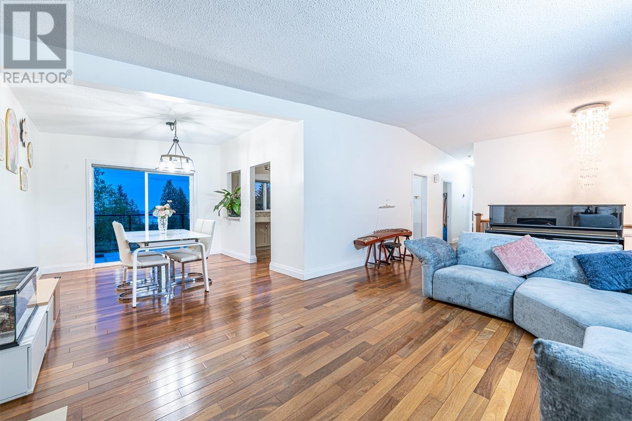 Property at 520 BALLANTREE PLACE image 4