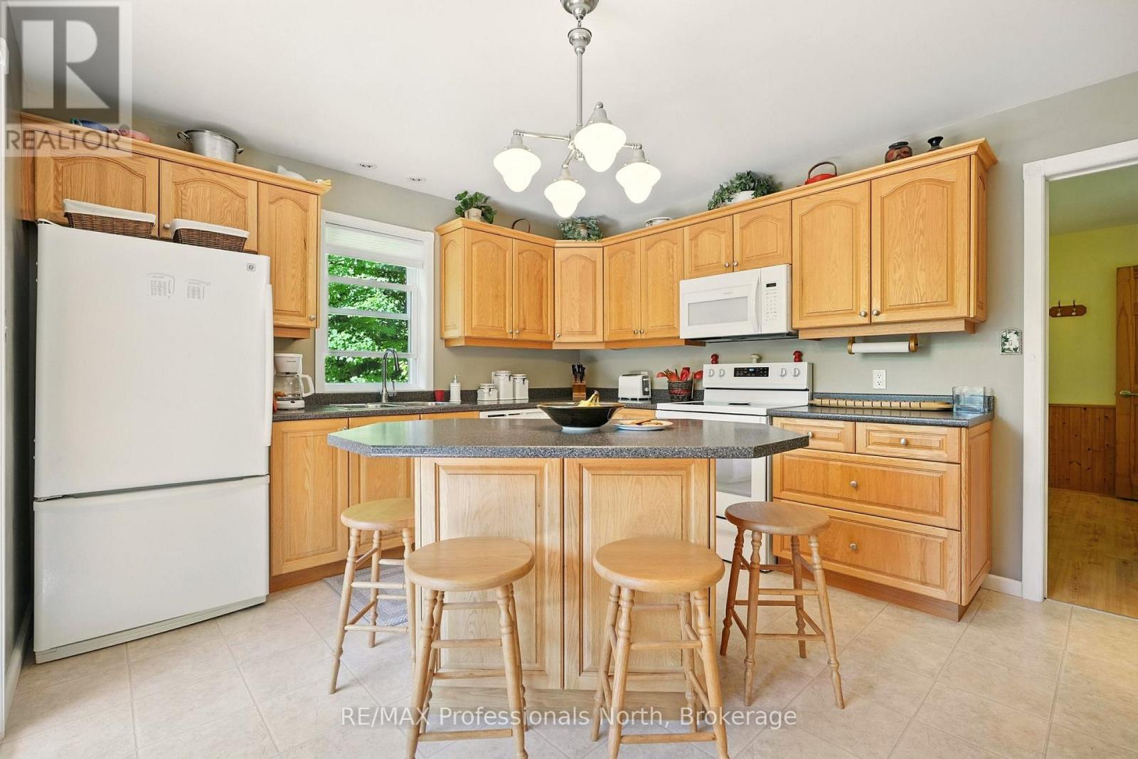 1237 Williamsport Road, Huntsville, Ontario  P1H 2J4 - Photo 12 - X12302536