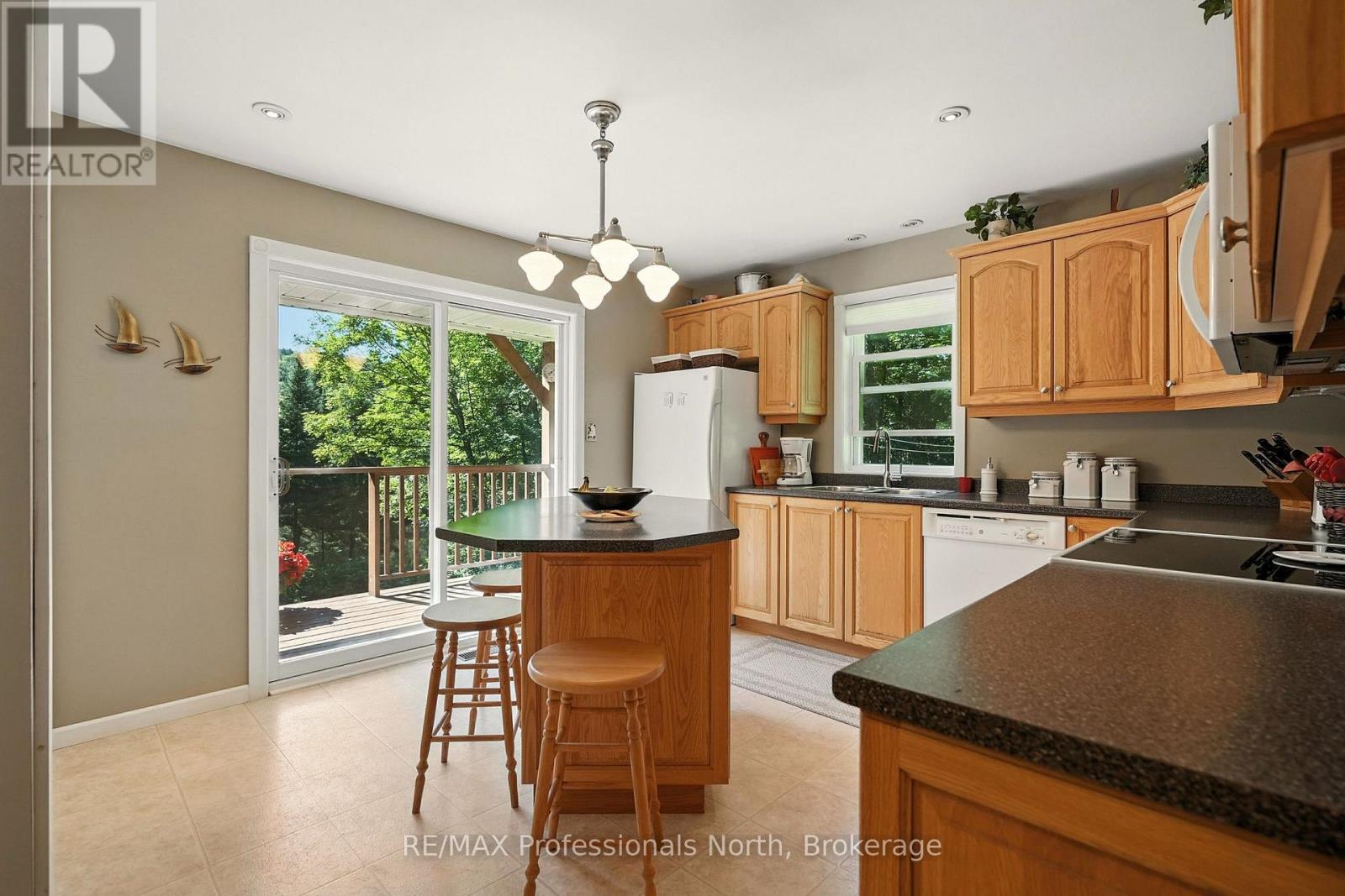 1237 Williamsport Road, Huntsville, Ontario  P1H 2J4 - Photo 14 - X12302536