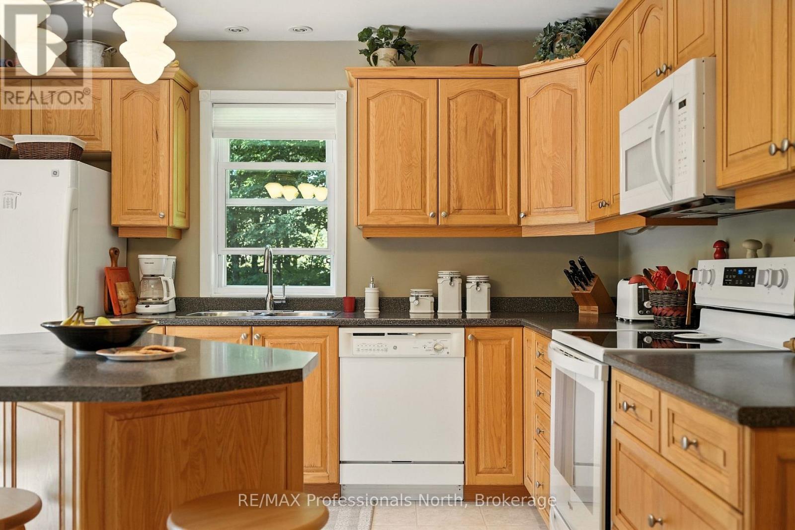 1237 Williamsport Road, Huntsville, Ontario  P1H 2J4 - Photo 13 - X12302536