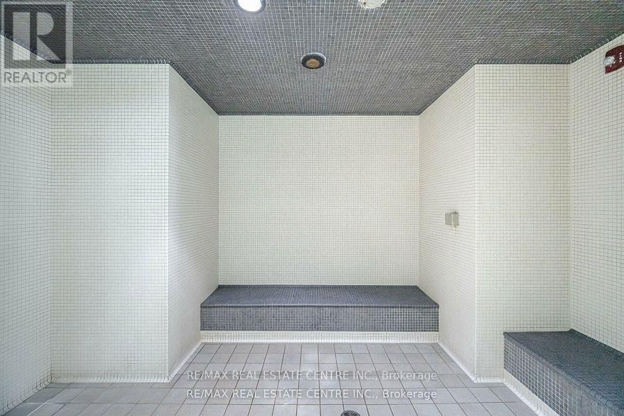 204 - 330 Burnhamthorpe Road, Mississauga, Ontario  L5B 0E1 - Photo 37 - W12302472