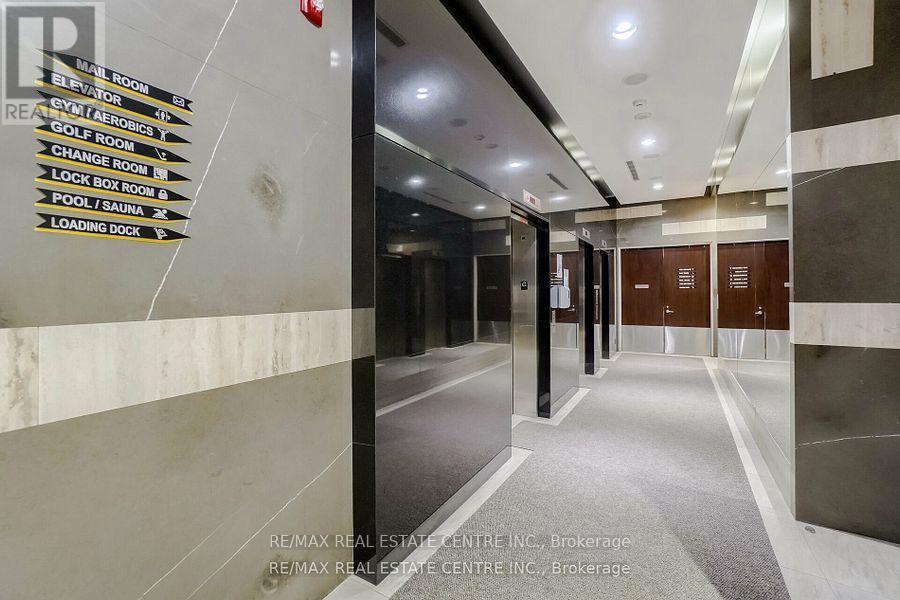 204 - 330 Burnhamthorpe Road, Mississauga, Ontario  L5B 0E1 - Photo 8 - W12302472