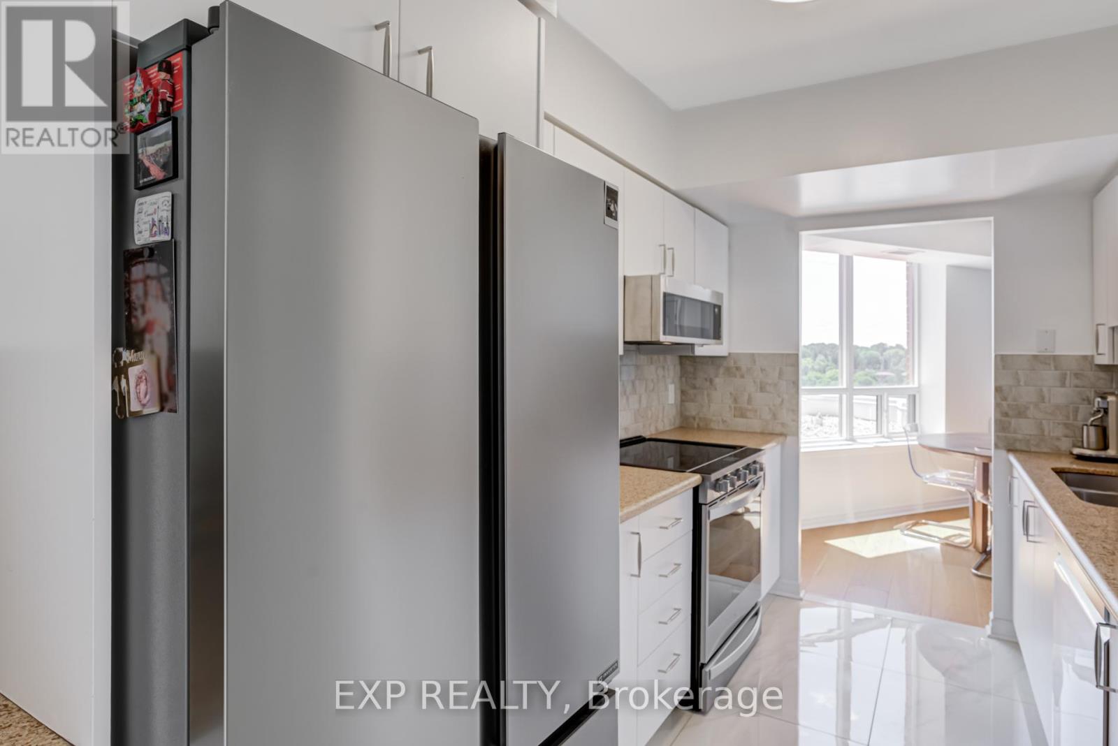 1002 - 2088 Lawrence Avenue W, Toronto, Ontario  M9N 3Z9 - Photo 10 - W12302480
