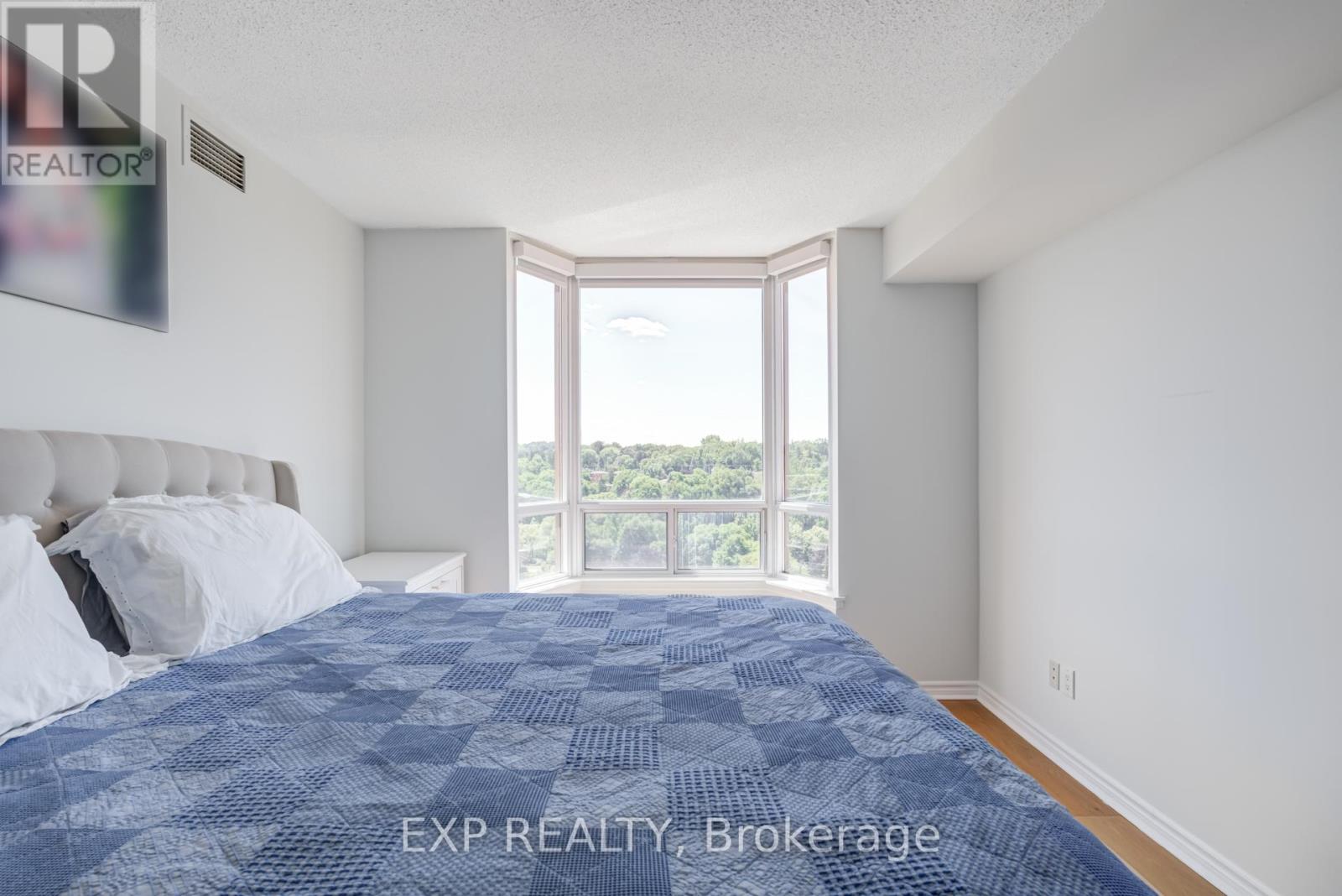 1002 - 2088 Lawrence Avenue W, Toronto, Ontario  M9N 3Z9 - Photo 12 - W12302480