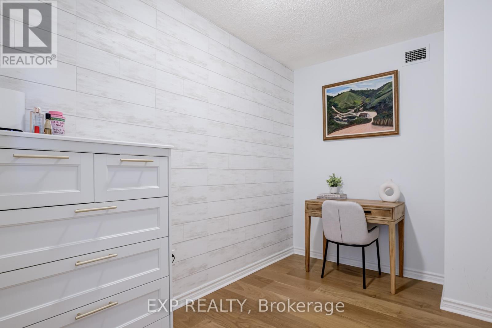 1002 - 2088 Lawrence Avenue W, Toronto, Ontario  M9N 3Z9 - Photo 17 - W12302480