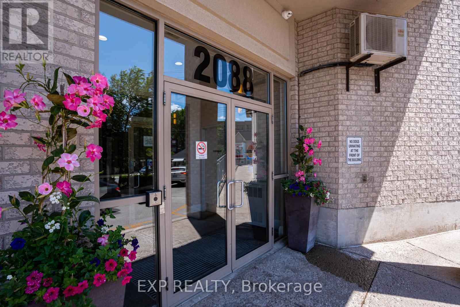 1002 - 2088 Lawrence Avenue W, Toronto, Ontario  M9N 3Z9 - Photo 2 - W12302480