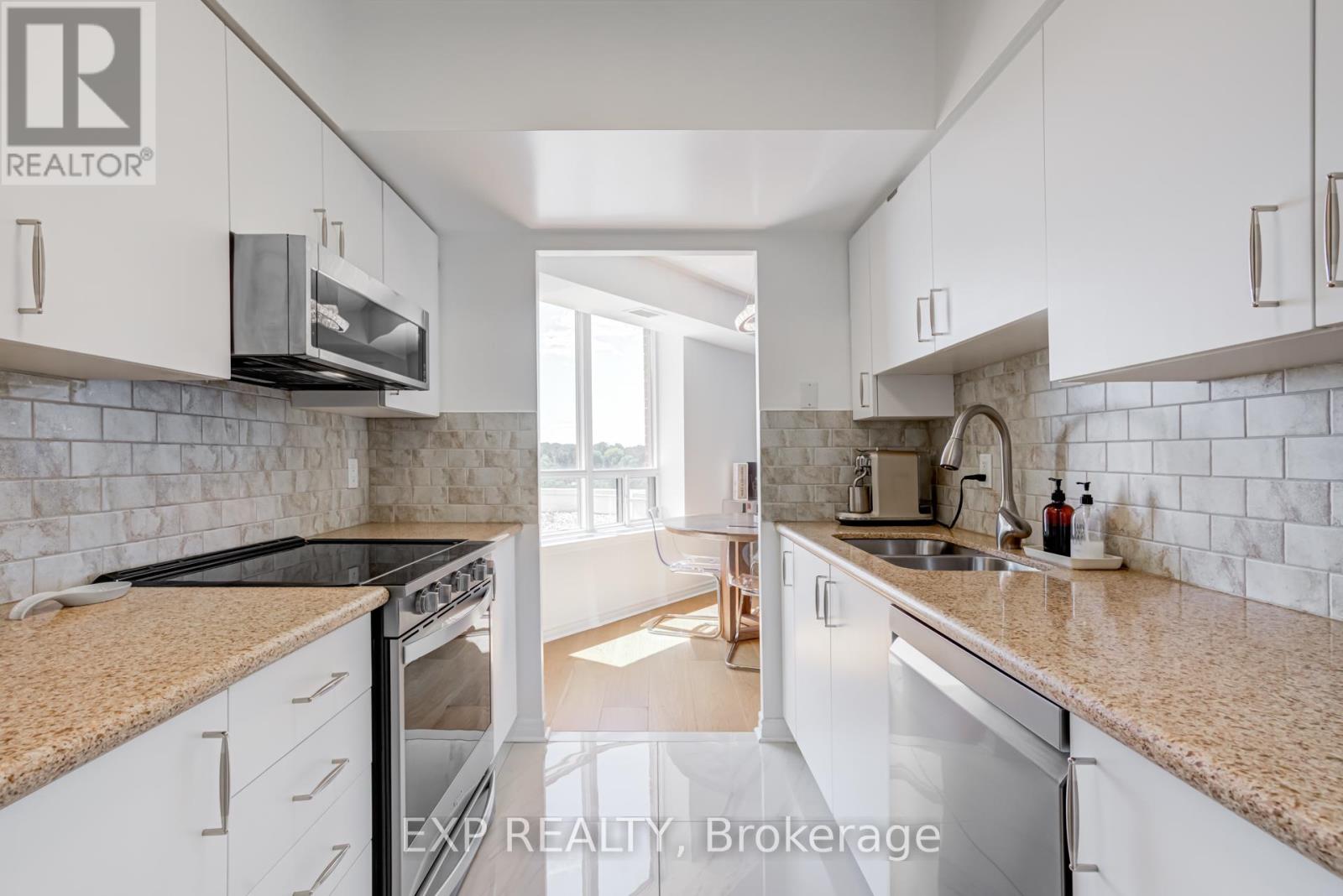 1002 - 2088 Lawrence Avenue W, Toronto, Ontario  M9N 3Z9 - Photo 9 - W12302480