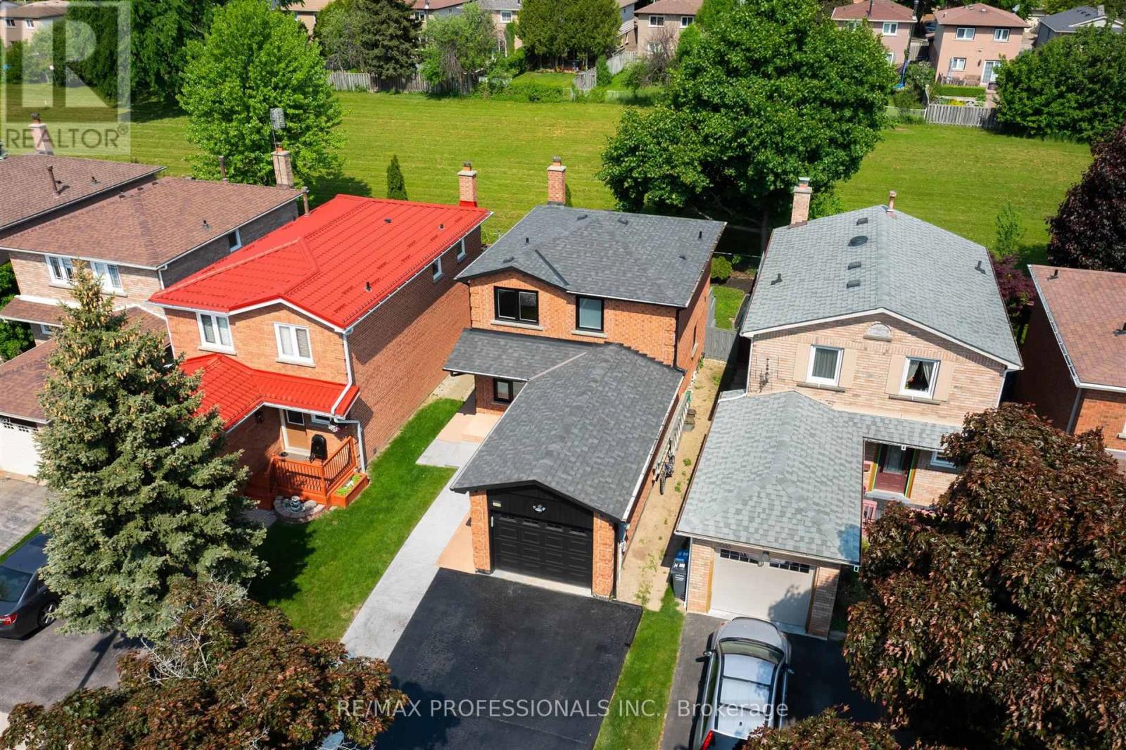 3089 Olympus Mews, Mississauga (Meadowvale), Ontario  L5N 4V8 - Photo 2 - W12302587