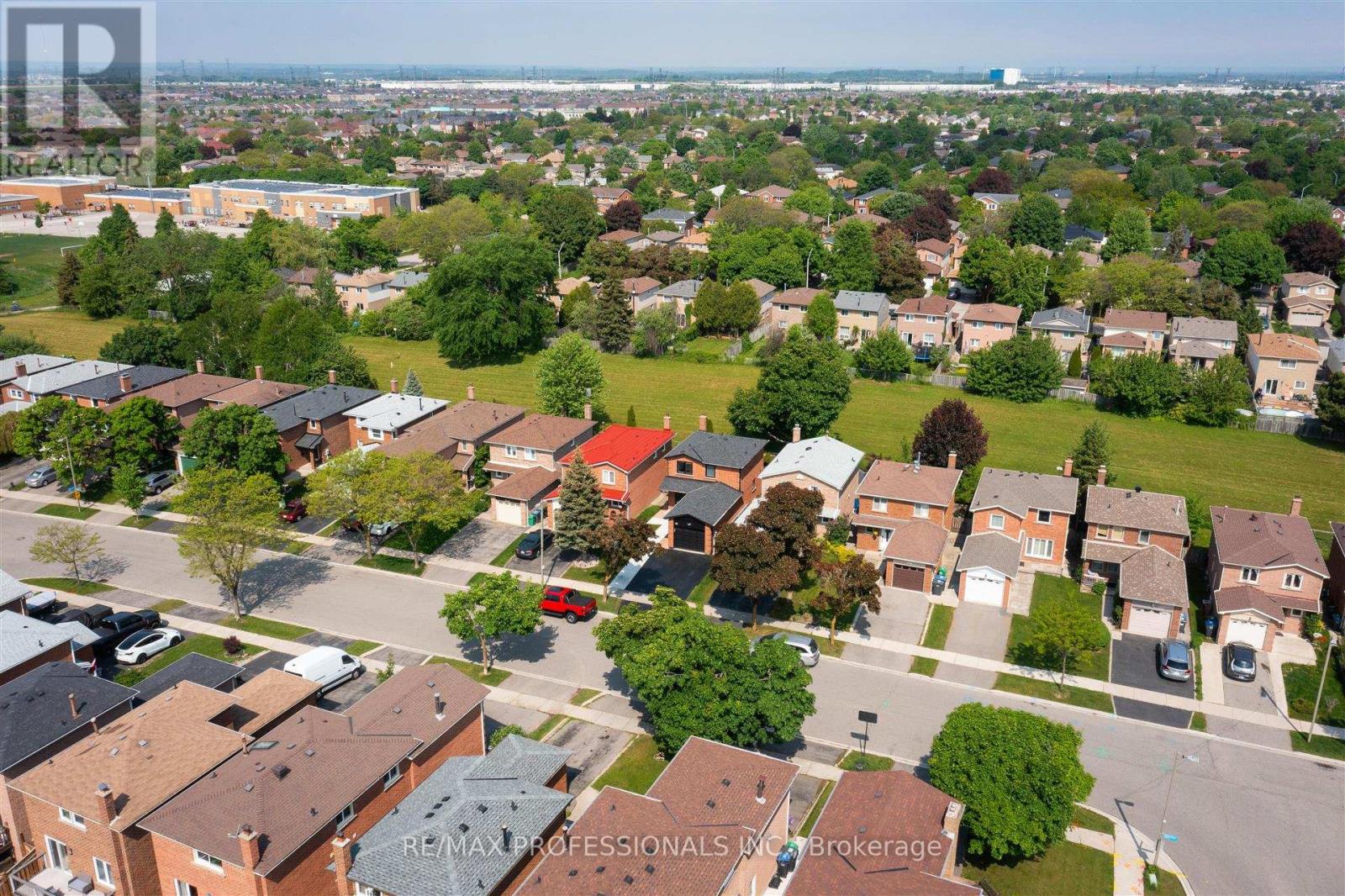 3089 Olympus Mews, Mississauga (Meadowvale), Ontario  L5N 4V8 - Photo 4 - W12302587