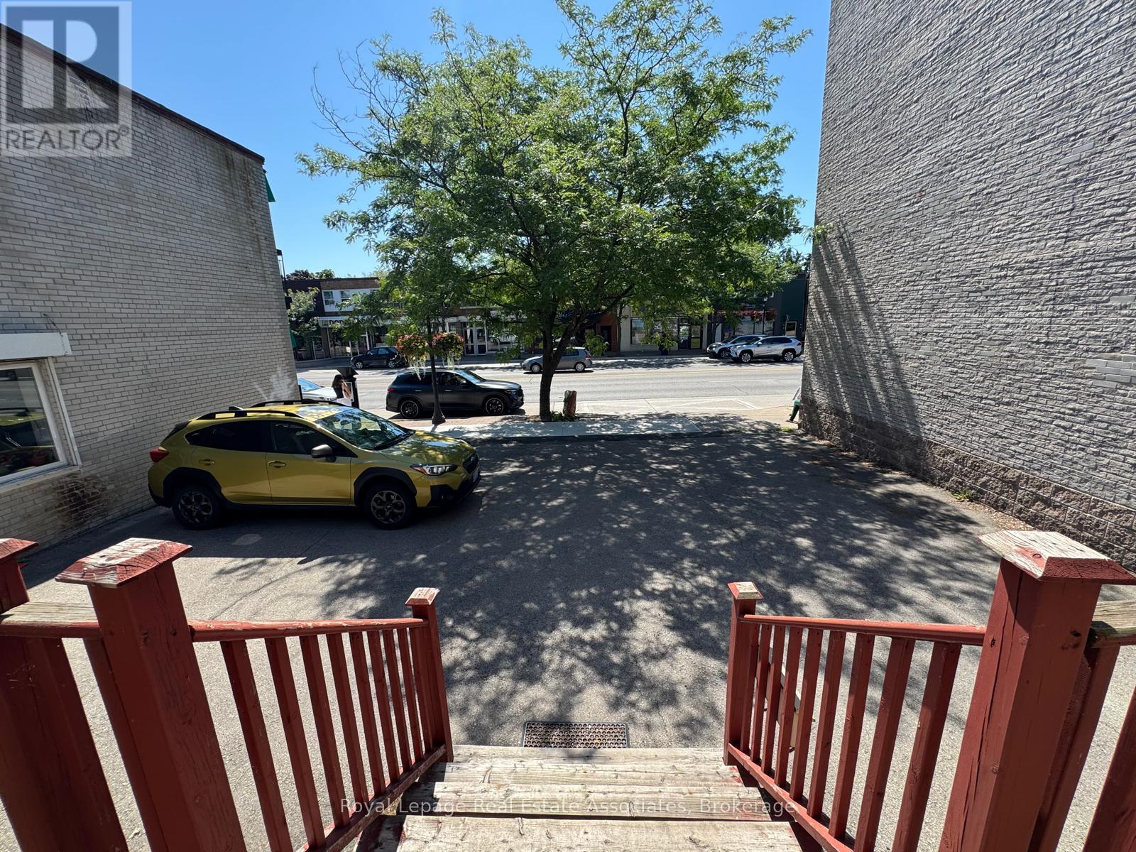 270 Lakeshore Road E, Mississauga, Ontario  L5G 1H1 - Photo 10 - W12302601